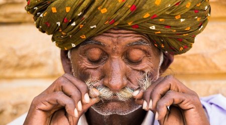 The captivating green eyes of Rajasthan