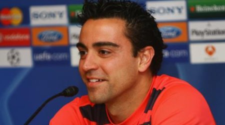 Xavi PSJ-də oynaya bilər