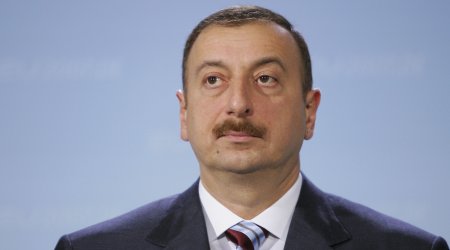 İlham Əliyev birinci Avropa Oyunları Əməliyyat Komitəsinin baş ofisində yaradılan şəraitlə tanış olub