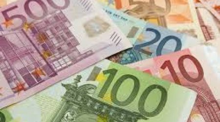 Euro drops in Azerbaijan