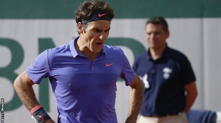 Roger Federer beaten by Stan Wawrinka at the French Open