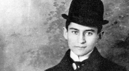 E-kitab: Oxumaqdan imtina edən müğənni - Hekayə