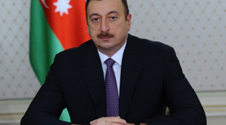 İlham Əliyev Əhməd Davudoğlunu təbrik edib