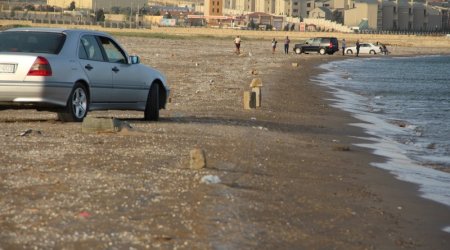 Baku’s filthy beaches - Photo