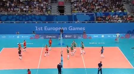 “Baku Crystal Hall”da kişilərin voleybol mübarizəsi başladı