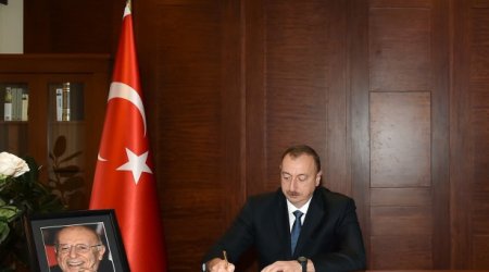 Azərbaycan prezidenti Türkiyə səfirliyində olub
