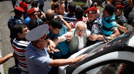 Armenian police disperse protest against electricity tariff rise