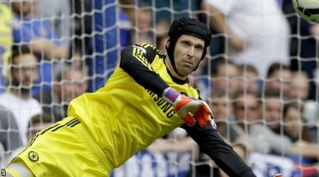 Petr Cech: Arsenal close to signing Chelsea goalkeeper