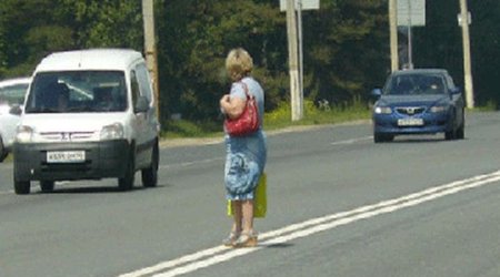 Вот так женщина переходила дорогу в Баку