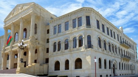Zakir Qaralov prokuroru işdən azad etdi