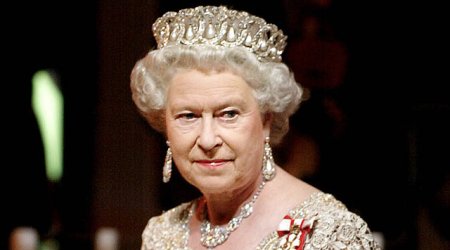 Kraliça Avropanı dağılmaqdan qorumağa çağırdı