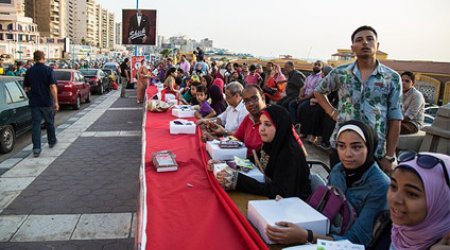 Dünyanın ən uzun iftar süfrəsi rekordu qırıldı