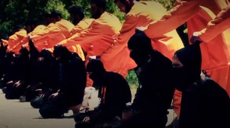 Syrian rebels turn tables on ISIS fighters by releasing slick execution video