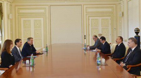 US special envoy for energy visits President Aliyev in Baku