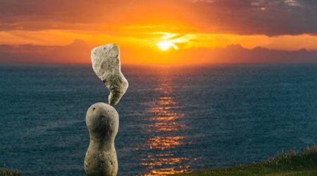 Stone balancer Adrian Gray creates striking statues on the Isle of Man