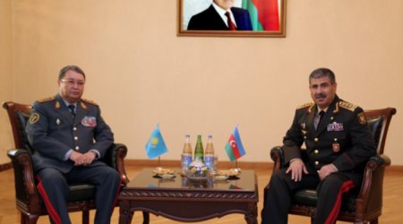 Azerbaijan, Kazakhstan discuss military cooperation