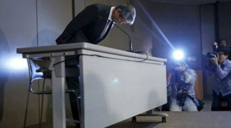 Toshiba rəhbəri qalmaqala görə istefa verib