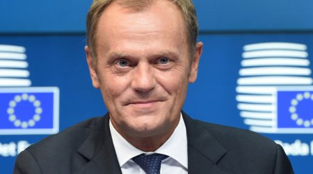 Donald Tuskun rəsmi qarşılanma mərasimi keçirilib