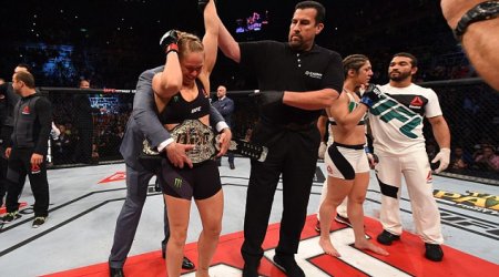 Ronda Rousey defends title with 34-second KO