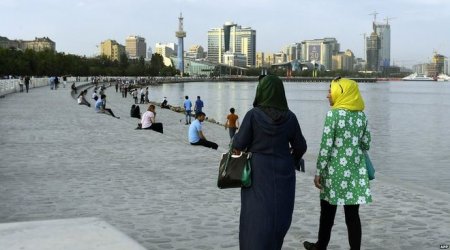 March for short-wearing held in Azerbaijani capital