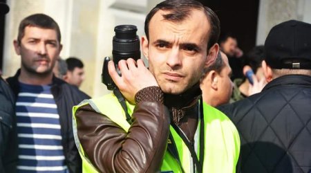 Bir qrup həkim jurnalistləri təhqir etdi - FOTOLAR
