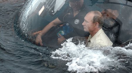 Putin takes control of a research submarine in the Black Sea in latest bizarre stunt
