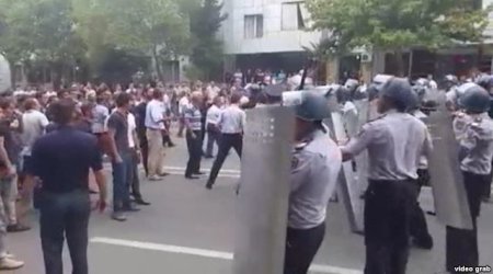 Police detain 21 protesters angered by man's death in police custody