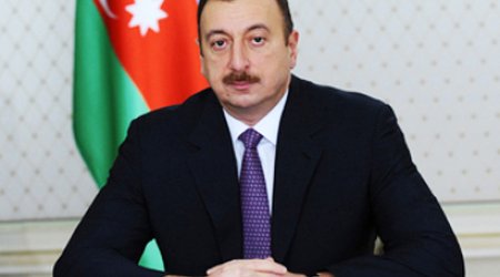 İlham Əliyev İslam Kərimovu təbrik edib