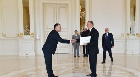 Aliyev receives credentials of new Israeli ambassador in Baku