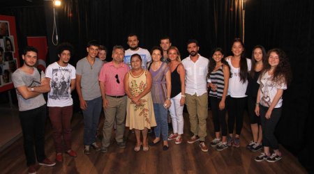 Gənc Tamaşaçılar Teatrının aktyoru mükafatlandırıldı - Fotolar