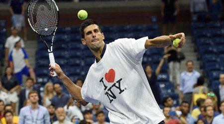 Djokovic dances 'Gangnam Style' on court