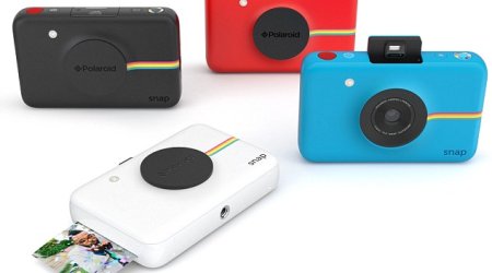 Digital camera can print snaphots instantly using inkless paper