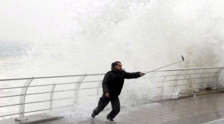 Selfie madness: too many dying to get the picture