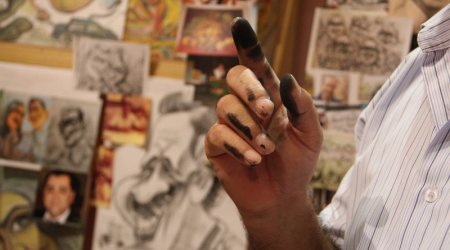 Karikaturaçı: Əsl rəssamın iki qələmi olmalıdır - MÜSAHİBƏ+FOTOLAR