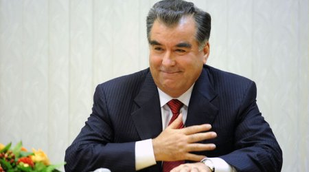 İlham Əliyev Emoməli Rəhmonu təbrik etdi