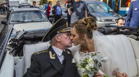 84 yaşlı aktyor özündən 60 yaş balaca tələbəsi ilə ailə qurdu - FOTOLAR