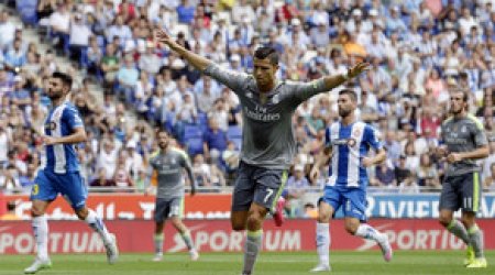 Роналду стал лучшим бомбардиром  