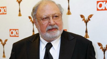 Rüstəm İbrahimbəyovun Bakıdakı teatrı bağlanıb