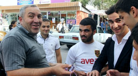 Qəbələdə gənclər 