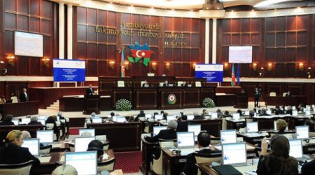2016-cı il üzrə büdcə zərfi Milli Məclisə daxil oldu