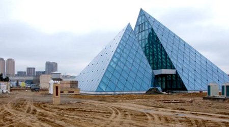 Tikintisi uzun müddət çəkən metrostansiya açılır