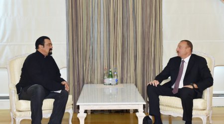 İlham Əliyev dünya şöhrətli aktyor və rejissoru qəbul etdi