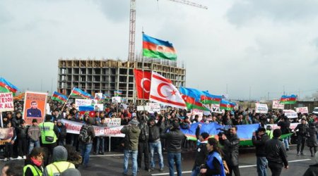 Azərbaycanda mitinq keçirmək üçün yerlər – SİYAHI
