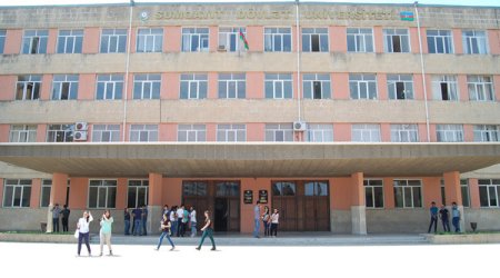 ​Universitetdə kütləvi dava: tələbələrdən biri bıçaqlandı