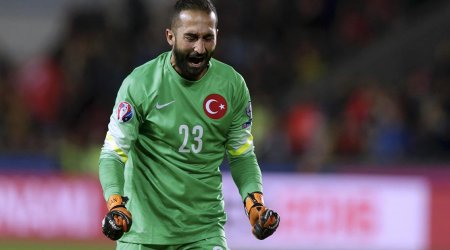 Holland’s Euro 2016 fate lay in Turkey’s hands