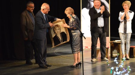 Kalmık Milli Dram Teatrının növbəti qastrol səfəri başa çatdı - Fotolar