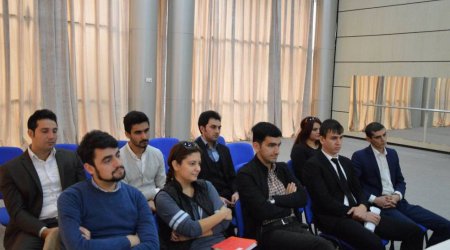 Gənc Tamaşaçılar Teatrında marketinq üzrə treninqlərə start verildi - Fotolar
