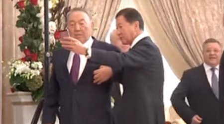 Nazarbayev milyarderi pərt etdi – VİDEO