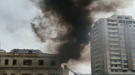Bakıda güclü yanğın: 12 nəfər təxliyyə edildi