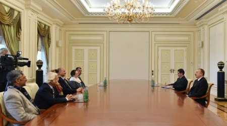 İlham Əliyev Pakistan Senatının nümayəndə heyətini qəbul etdi - Fotolar